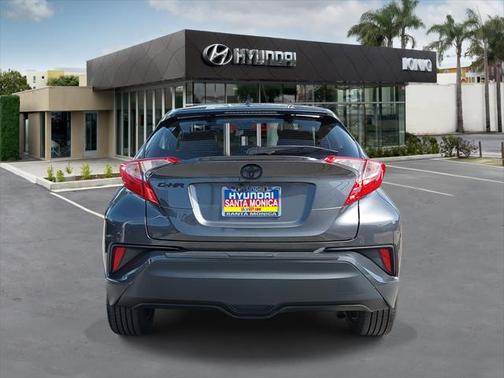 2022 Toyota C-HR XLE