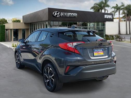 2022 Toyota C-HR XLE