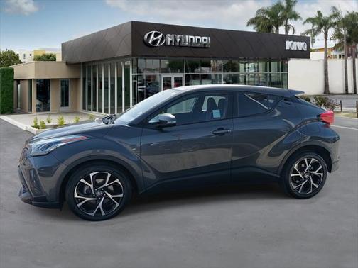 2022 Toyota C-HR XLE