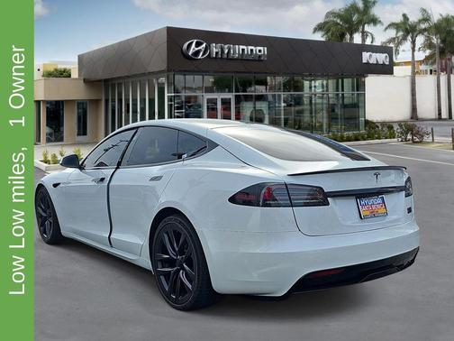 2022 Tesla Model S Plaid