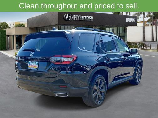 Crystal Black Pearl 2025 Honda Pilot Sport