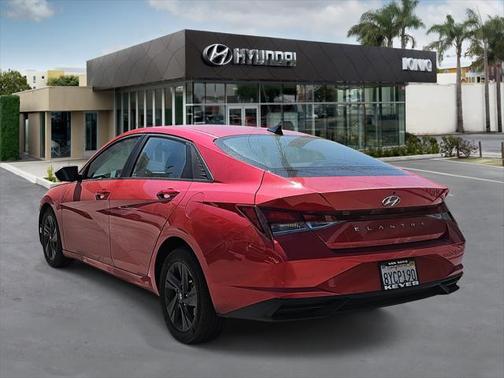 2021 Hyundai ELANTRA SEL