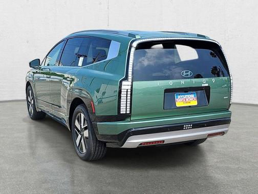 Ionosphere Green 2026 Hyundai IONIQ 9 SEL