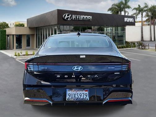 2025 Hyundai SONATA Hybrid Limited