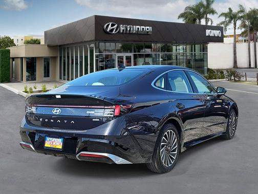 2025 Hyundai SONATA Hybrid Limited