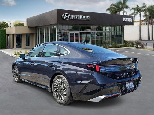 2025 Hyundai SONATA Hybrid Limited