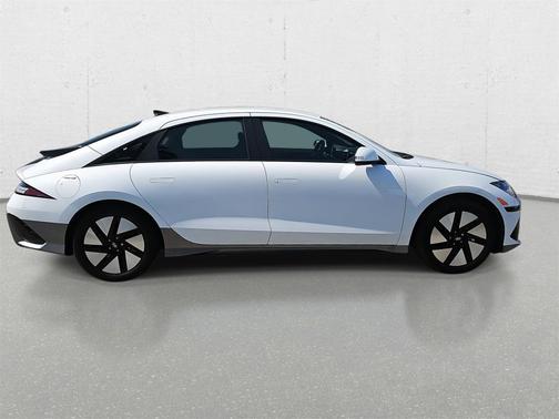 2025 Hyundai IONIQ 6 SE