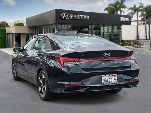2023 Hyundai ELANTRA Limited