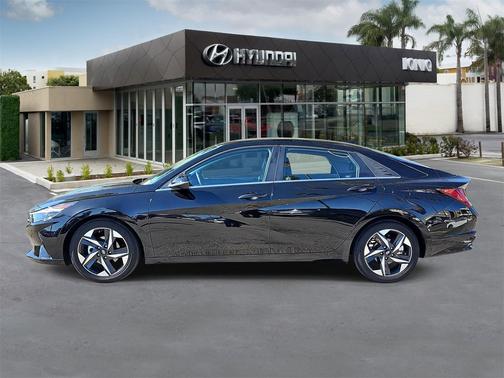 2023 Hyundai ELANTRA Limited