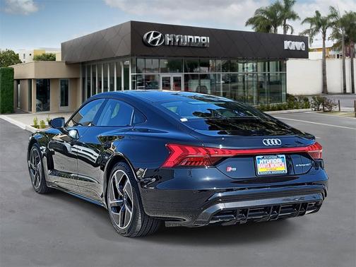 2024 Audi RS e-tron GT quattro