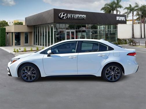 2025 Toyota Corolla Hybrid SE