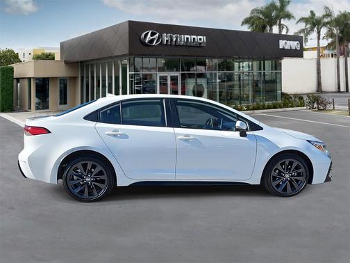 2025 Toyota Corolla Hybrid SE