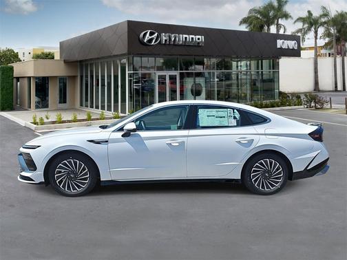 2025 Hyundai SONATA Hybrid SE