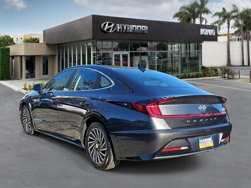 2020 Hyundai SONATA Hybrid SE