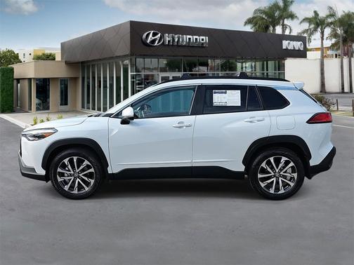 2024 Toyota Corolla Cross XLE