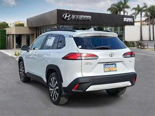 2024 Toyota Corolla Cross XLE