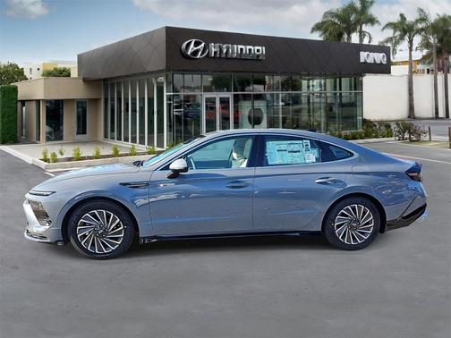 2025 Hyundai SONATA Hybrid SE