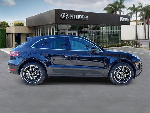 2018 Porsche Macan S