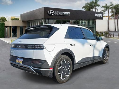 2024 Hyundai IONIQ 5 SEL