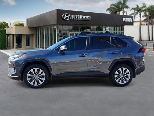 2022 Toyota RAV4 XLE Premium