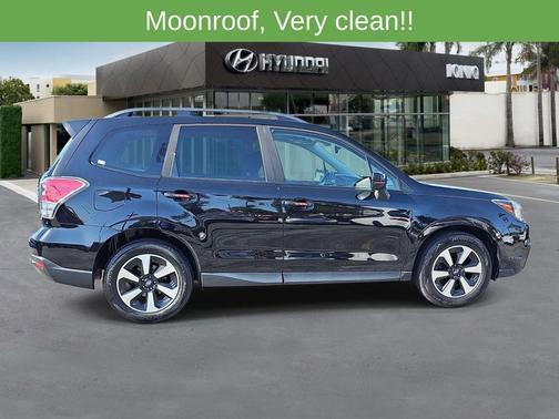 Crystal Black Silica 2017 Subaru Forester 2.5i Premium