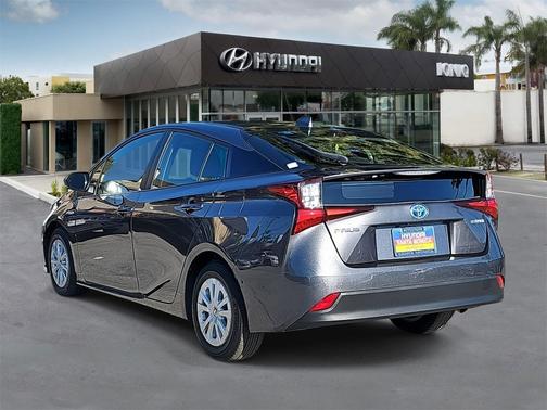 2021 Toyota Prius LE