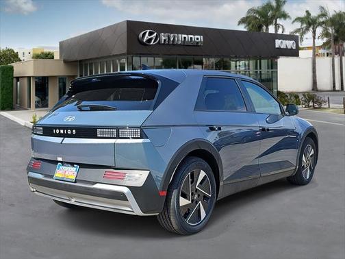 2025 Hyundai IONIQ 5 SE Standard Range