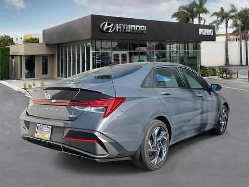 2025 Hyundai ELANTRA HEV SEL Sport