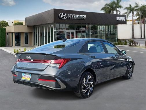 2025 Hyundai ELANTRA HEV SEL Sport