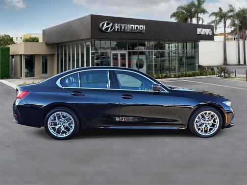 2025 BMW 330 i xDrive