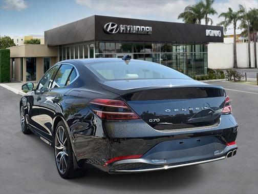 2022 Genesis G70 2.0T RWD