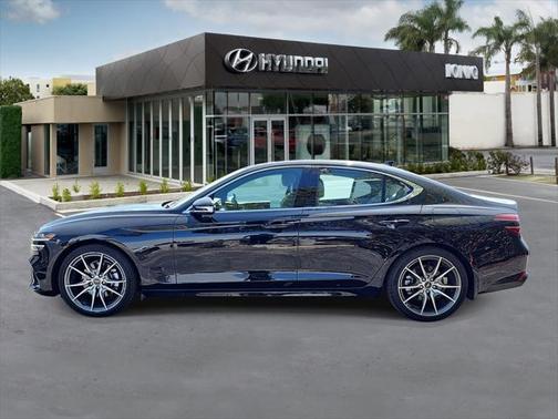 2022 Genesis G70 2.0T RWD