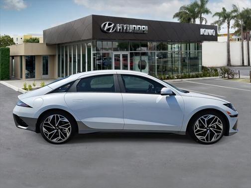 2025 Hyundai IONIQ 6 SEL