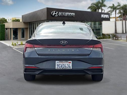 2023 Hyundai ELANTRA SEL