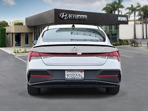 2025 Hyundai ELANTRA HEV SEL Sport