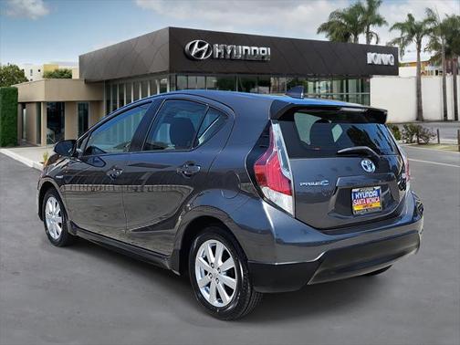 2017 Toyota Prius c Four