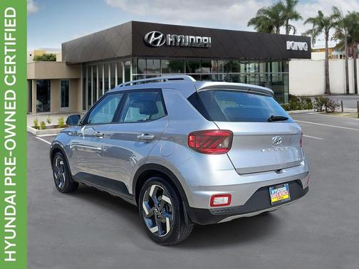 Shimmering Silver 2023 Hyundai VENUE SEL