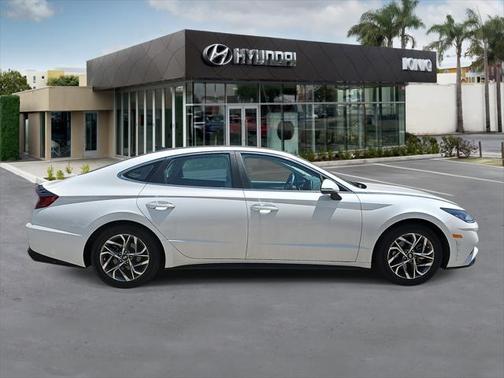 2022 Hyundai SONATA SEL