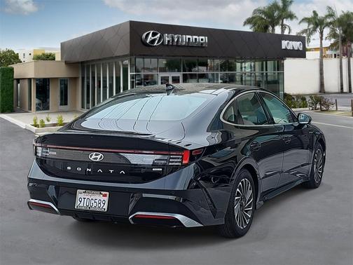 2025 Hyundai SONATA Hybrid Limited