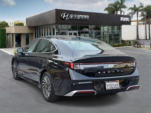 2025 Hyundai SONATA Hybrid Limited