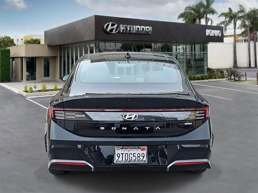 2025 Hyundai SONATA Hybrid Limited