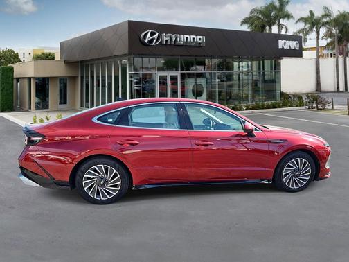 2025 Hyundai SONATA Hybrid SE