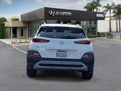 2022 Hyundai KONA SEL
