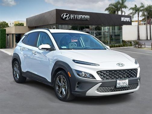 2022 Hyundai KONA SEL