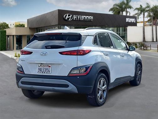 2022 Hyundai KONA SEL