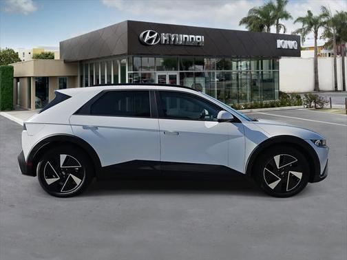 2025 Hyundai IONIQ 5 SE
