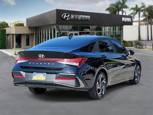 2025 Hyundai ELANTRA Sport