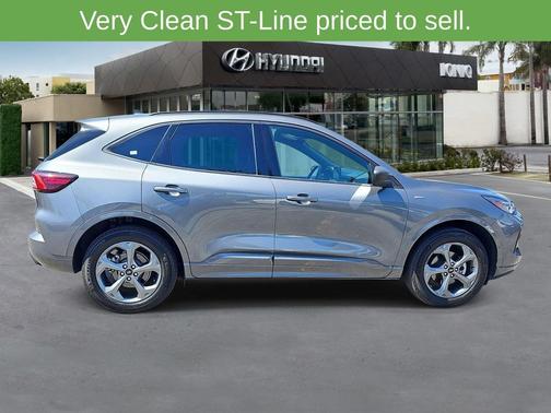 Carbonized Gray Metallic 2024 Ford Escape ST-Line