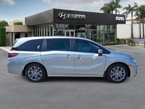 2025 Honda Odyssey Touring