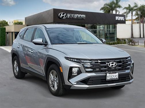 2025 Hyundai TUCSON SE